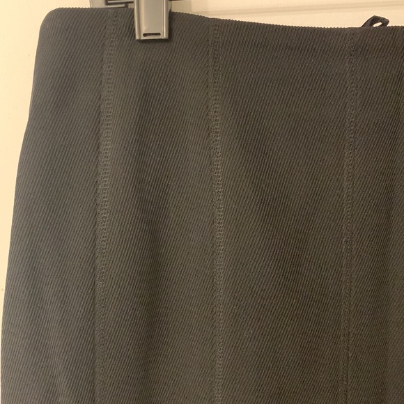 Beautiful Akris black skirt - Picture 2 of 5
